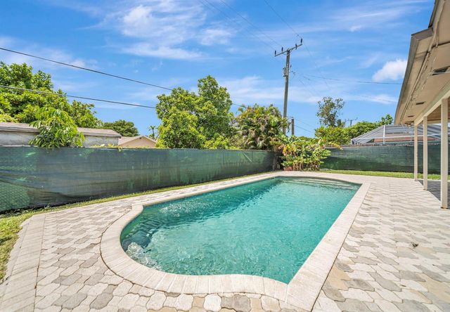 2545 NW 105th Lane, Sunrise, FL 33322