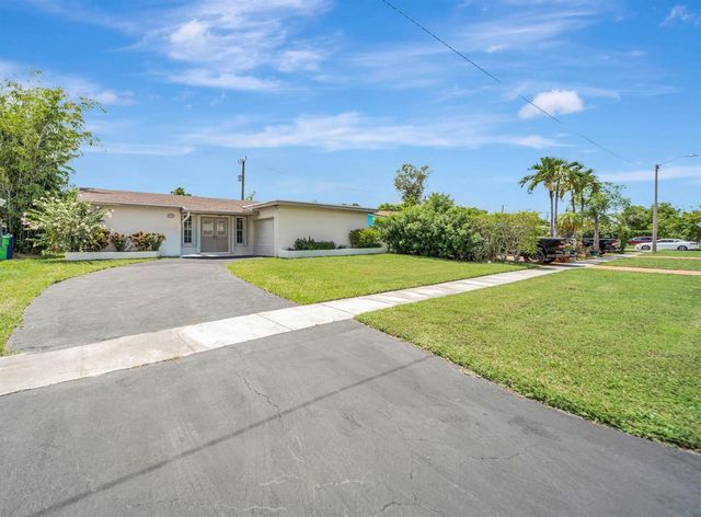 2545 NW 105th Lane, Sunrise, FL 33322