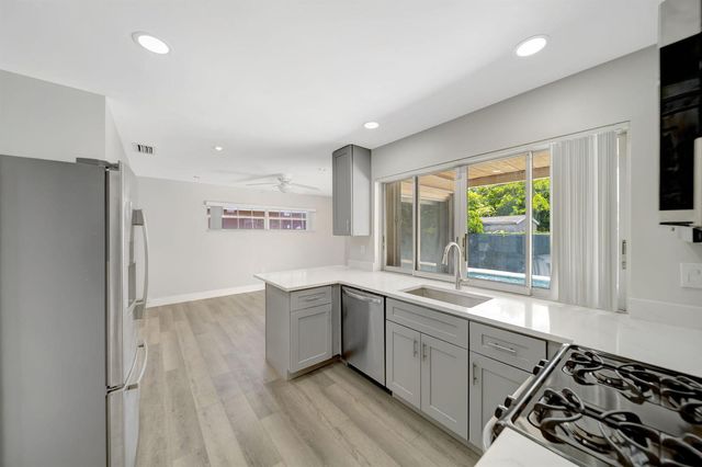 2545 NW 105th Lane, Sunrise, FL 33322