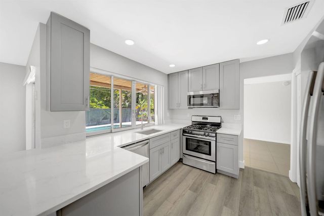 2545 NW 105th Lane, Sunrise, FL 33322