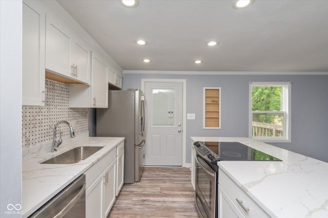 9008 Panorama Court, Indianapolis, IN 46234