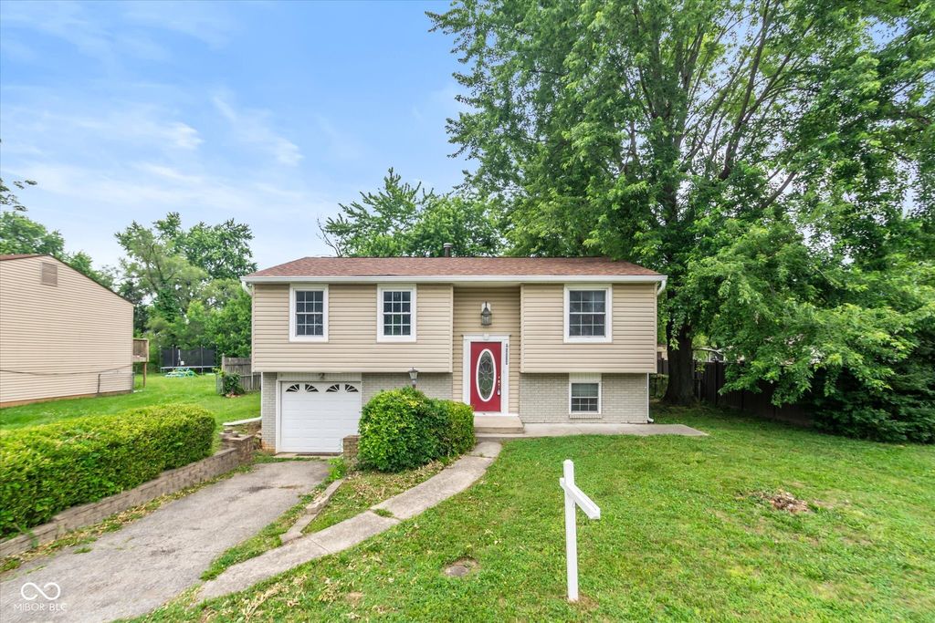 9008 Panorama Court, Indianapolis, IN 46234