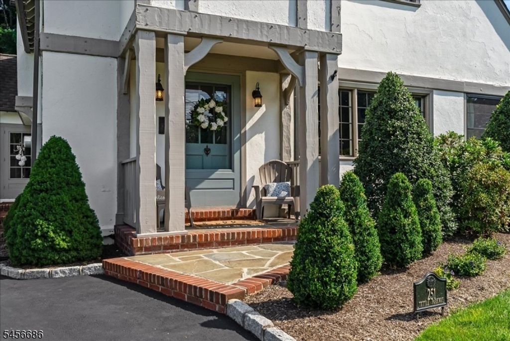 251 Tuttle Pkwy, Westfield Town, NJ 07090 — photo 3