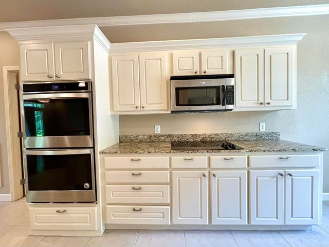 1 Victoria Lane, Hot Springs Village, AR 71909