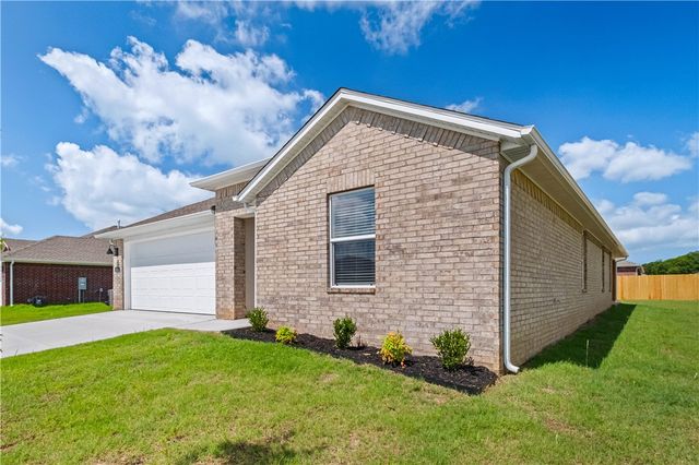 523 Nevada Street, Farmington, AR 72730