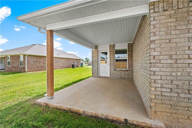 523 Nevada Street, Farmington, AR 72730