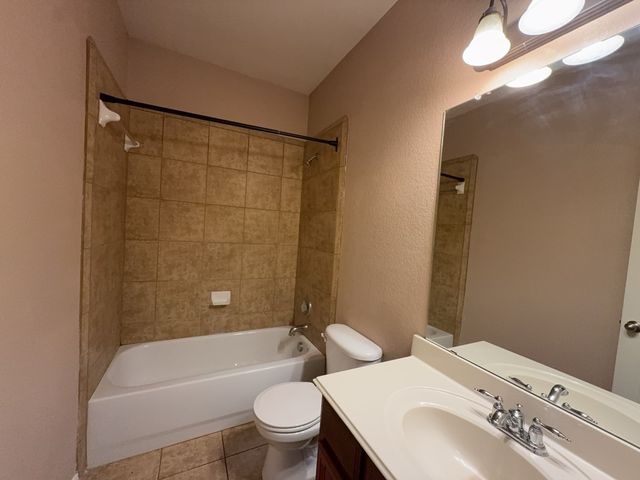 9709 Gessner Drive, Fort Worth, TX 76244