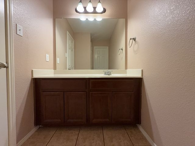 9709 Gessner Drive, Fort Worth, TX 76244