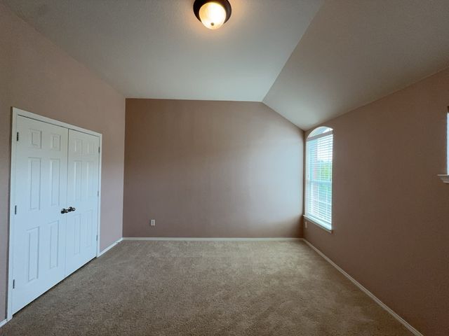 9709 Gessner Drive, Fort Worth, TX 76244