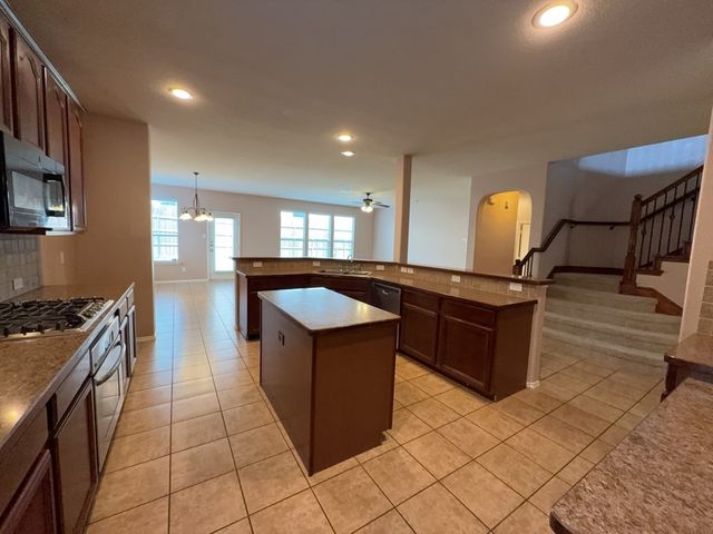 9709 Gessner Drive, Fort Worth, TX 76244