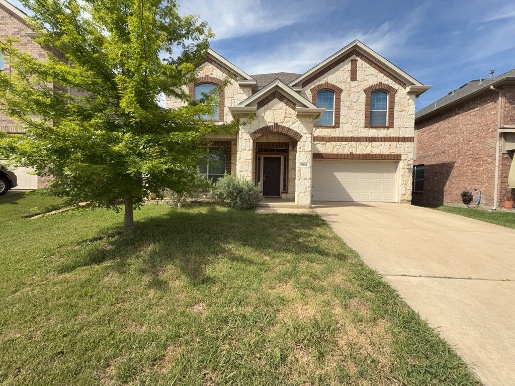 9709 Gessner Drive, Fort Worth, TX 76244