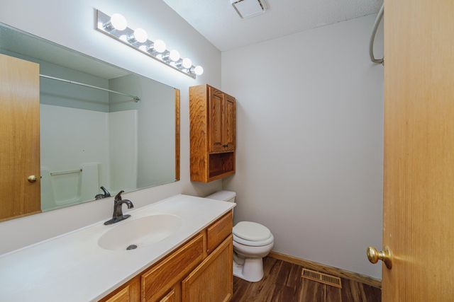 2005 Southcross Drive W 1003, Burnsville, MN 55306