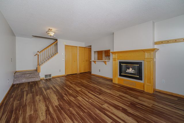 2005 Southcross Drive W 1003, Burnsville, MN 55306