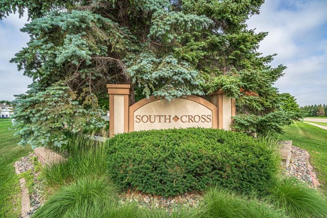 2005 Southcross Drive W 1003, Burnsville, MN 55306