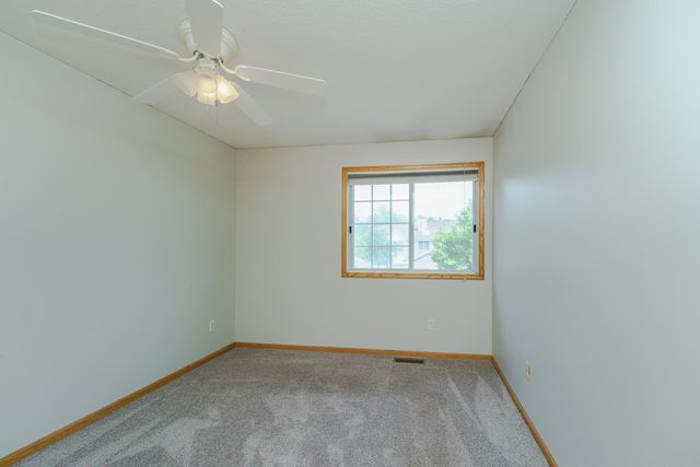 2005 Southcross Drive W 1003, Burnsville, MN 55306
