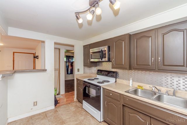 626 Upland Drive, West Carrollton, OH 45449