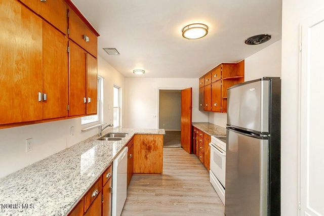 3720 Kelly Ave Avenue, Toledo, OH 43613