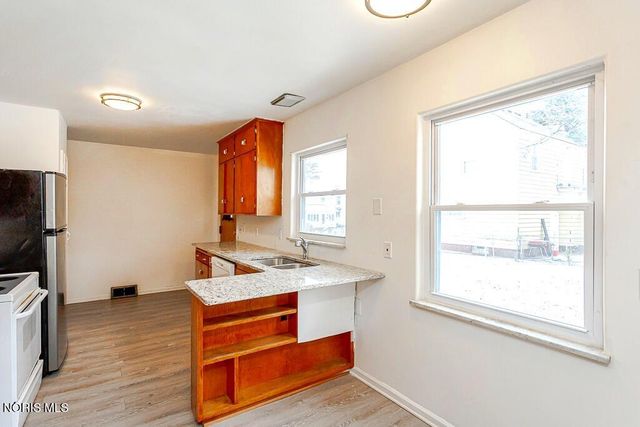 3720 Kelly Ave Avenue, Toledo, OH 43613