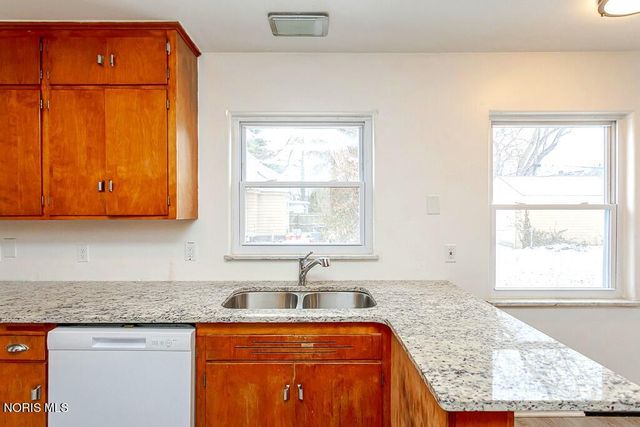 3720 Kelly Ave Avenue, Toledo, OH 43613