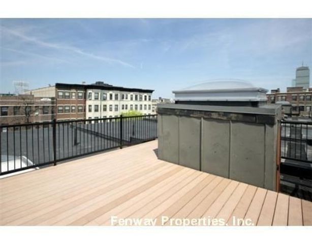 30 Peterborough 19, Boston, MA 02215