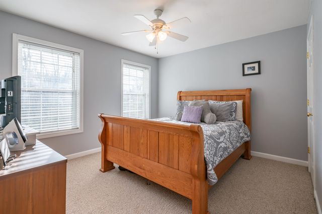 43 Lampton Drive, Derry, NH 03308