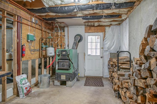 43 Lampton Drive, Derry, NH 03308