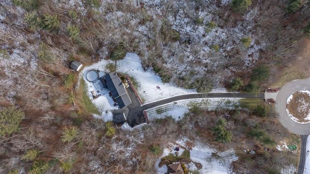 43 Lampton Drive, Derry, NH 03308