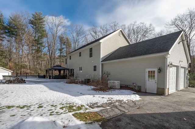 43 Lampton Drive, Derry, NH 03308