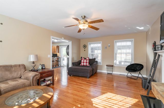 43 Lampton Drive, Derry, NH 03308