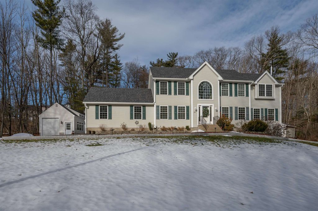 43 Lampton Drive, Derry, NH 03308