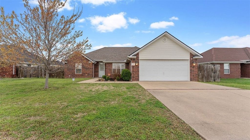 3111 S G Street, Rogers, AR 72758