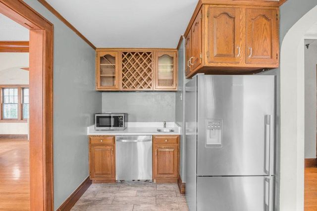2657 Zenith Avenue N, Robbinsdale, MN 55422
