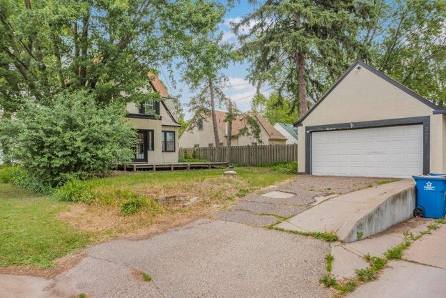 2657 Zenith Avenue N, Robbinsdale, MN 55422