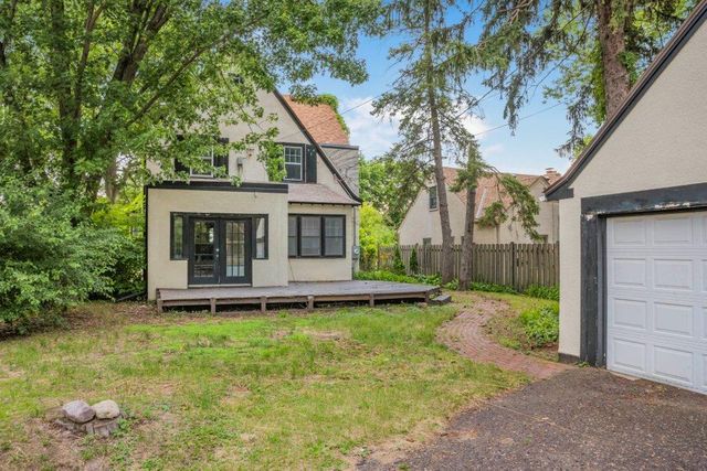 2657 Zenith Avenue N, Robbinsdale, MN 55422
