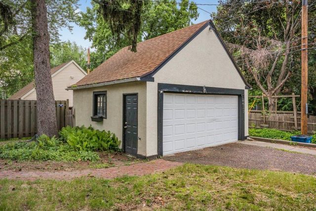 2657 Zenith Avenue N, Robbinsdale, MN 55422