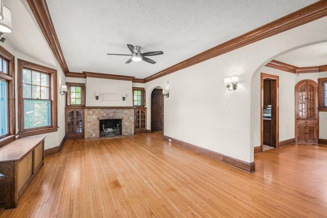 2657 Zenith Avenue N, Robbinsdale, MN 55422