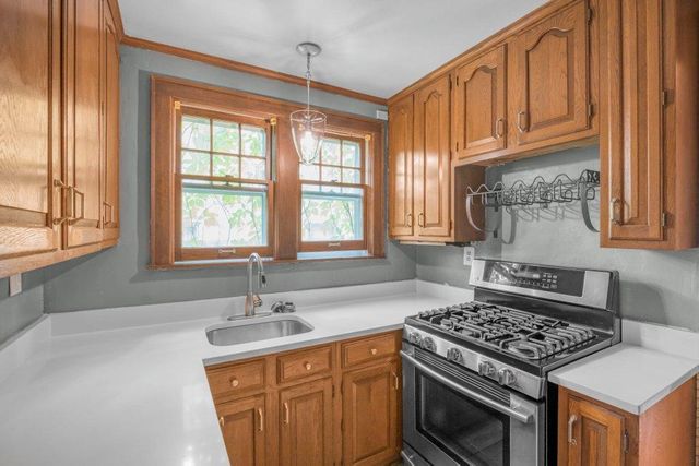 2657 Zenith Avenue N, Robbinsdale, MN 55422