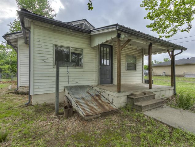 1371 N 1st Street, Harrah, OK 73045