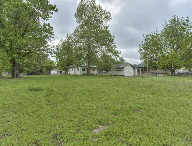 1371 N 1st Street, Harrah, OK 73045
