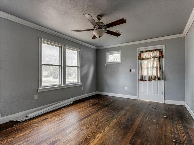 1371 N 1st Street, Harrah, OK 73045