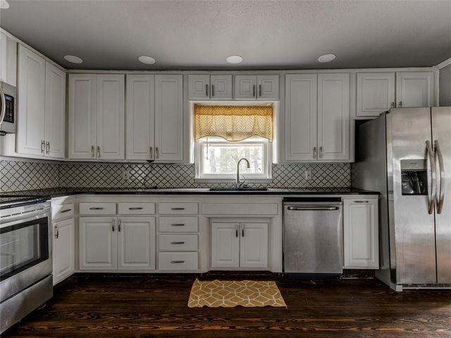 1371 N 1st Street, Harrah, OK 73045