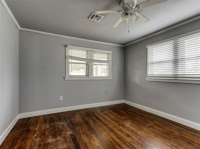 1371 N 1st Street, Harrah, OK 73045