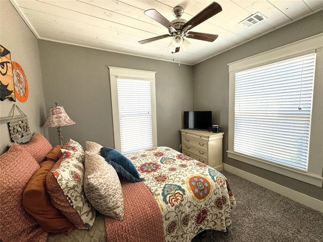 902 N Beard Avenue, Shawnee, OK 74801