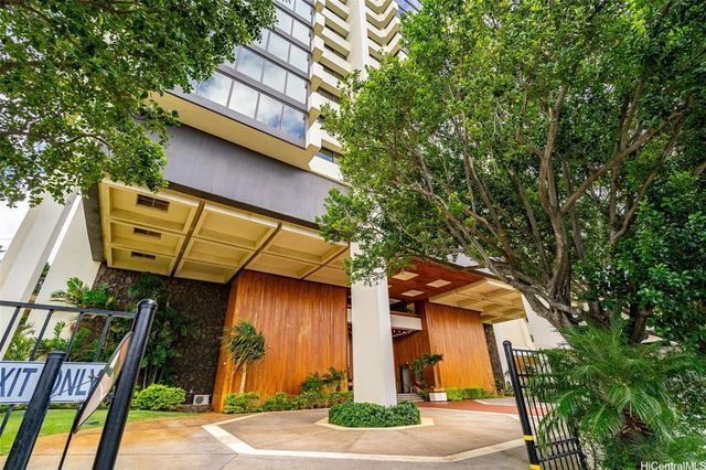 250 Kawaihae Street 16B, Honolulu, HI 96825