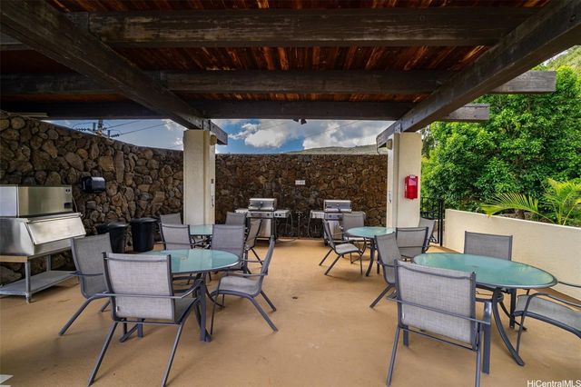 250 Kawaihae Street 16B, Honolulu, HI 96825
