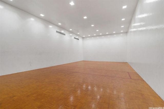 250 Kawaihae Street 16B, Honolulu, HI 96825