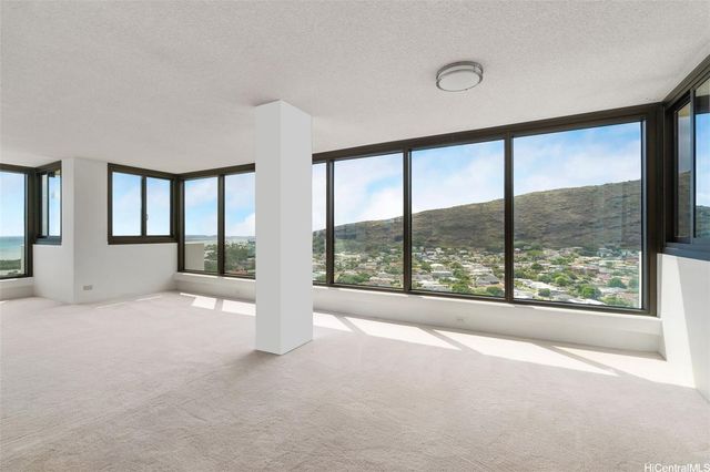250 Kawaihae Street 16B, Honolulu, HI 96825