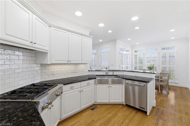 19 Thimbleberry Square, Greensboro, NC 27455