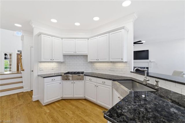 19 Thimbleberry Square, Greensboro, NC 27455