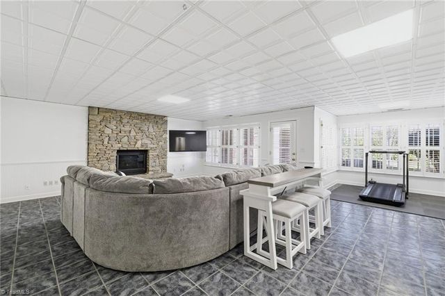 19 Thimbleberry Square, Greensboro, NC 27455